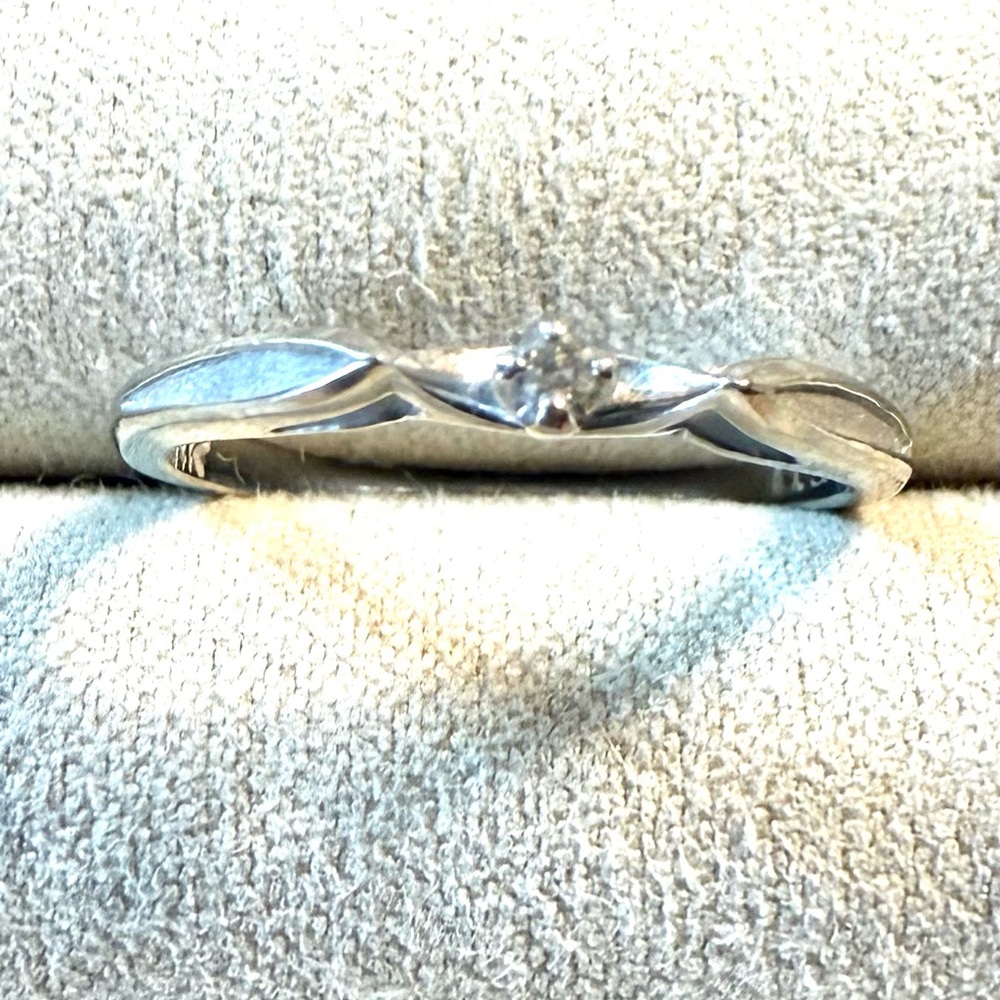 Chic 14k gold Women's Ring with Diamond Accent